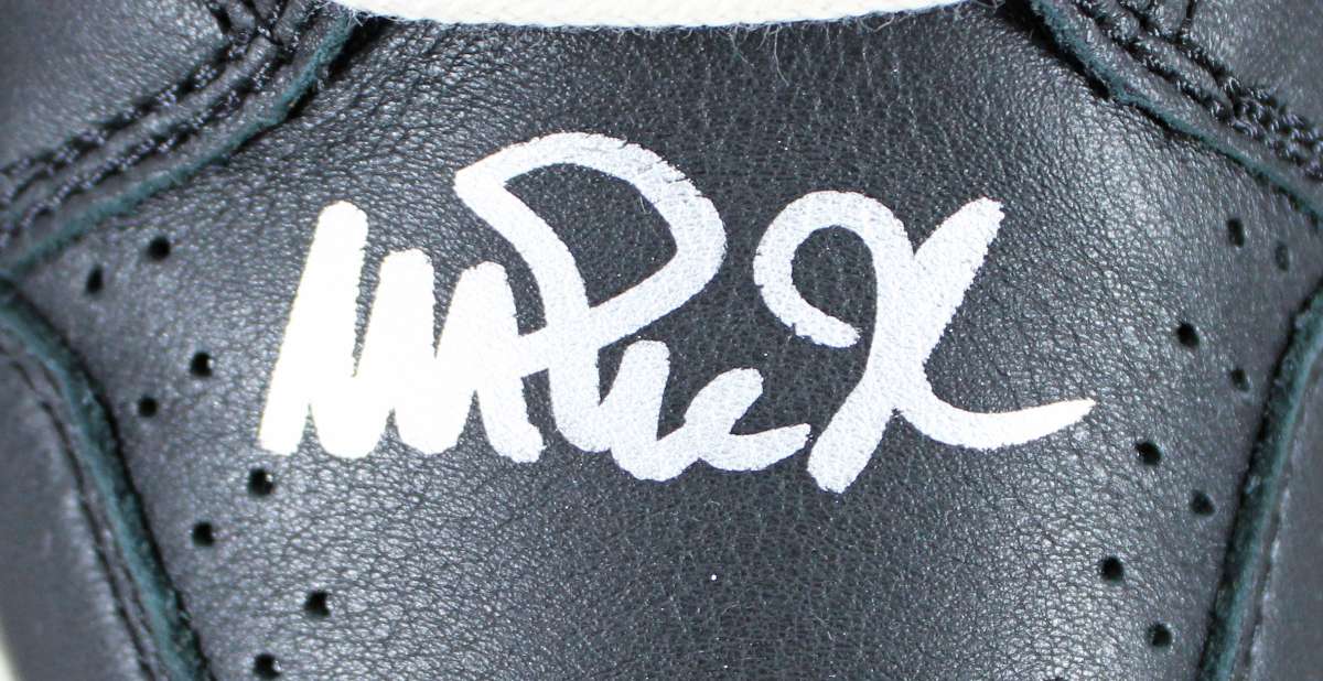 
Lakers Magic Johnson Signed Right Black & White Converse Weapon Shoe BAS Wit 1