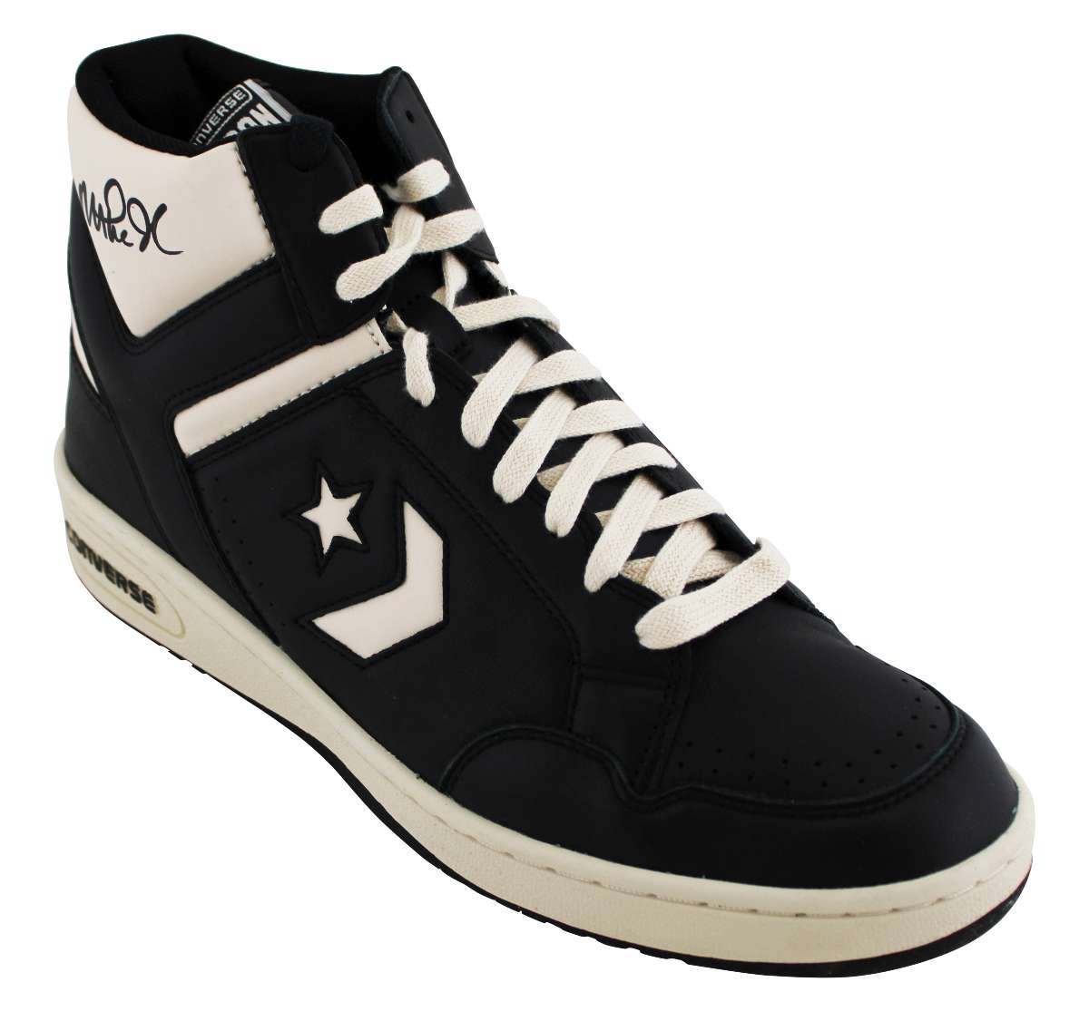 
Lakers Magic Johnson Signed Right B&W Converse Weapon Shoe W/ Case BAS Witness 3