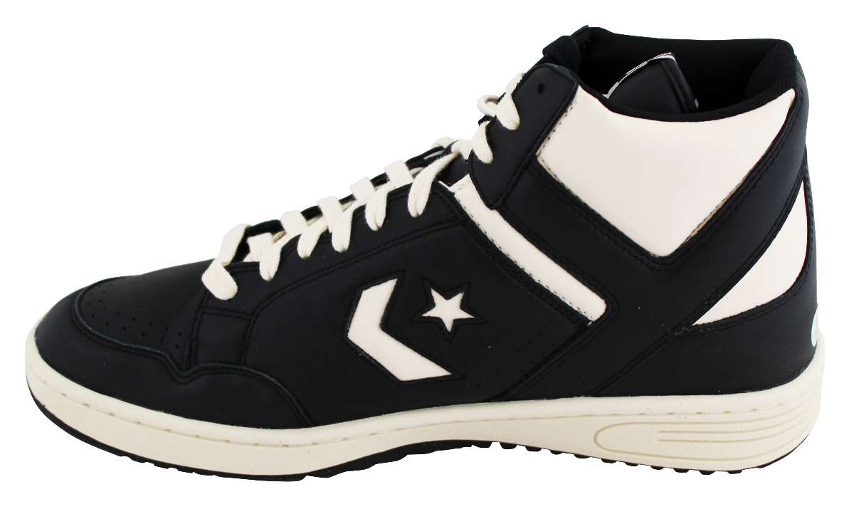 
Lakers Magic Johnson Signed Right B&W Converse Weapon Shoe W/ Case BAS Witness 3